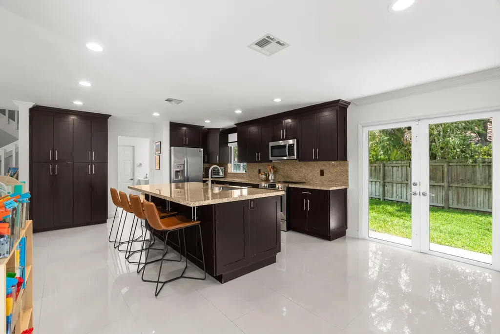 23173 L'ermitage Circle Boca Raton FL 33433