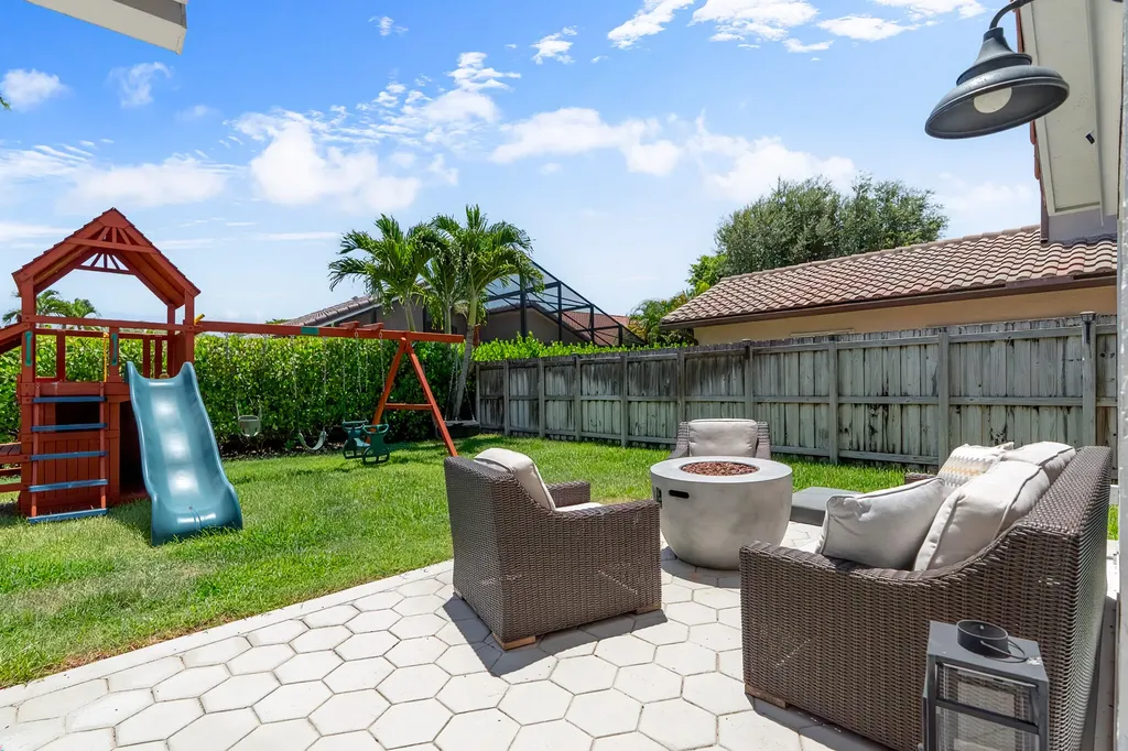 23173 L'ermitage Circle Boca Raton FL 33433