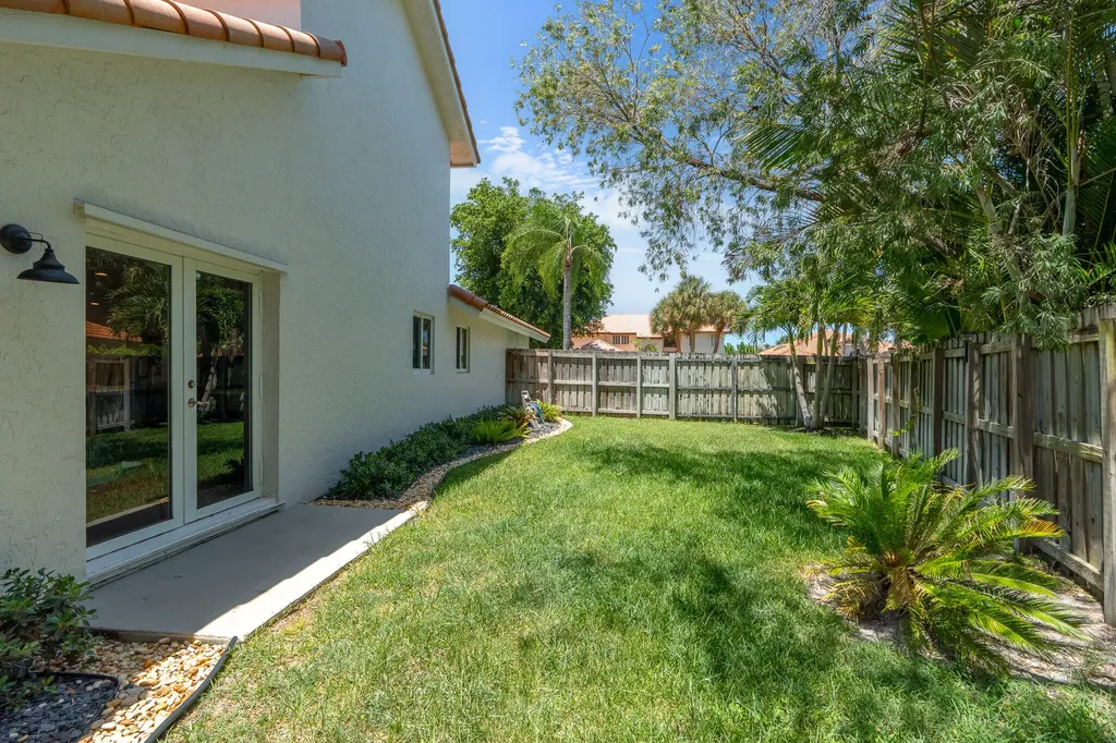 23173 L'ermitage Circle Boca Raton FL 33433