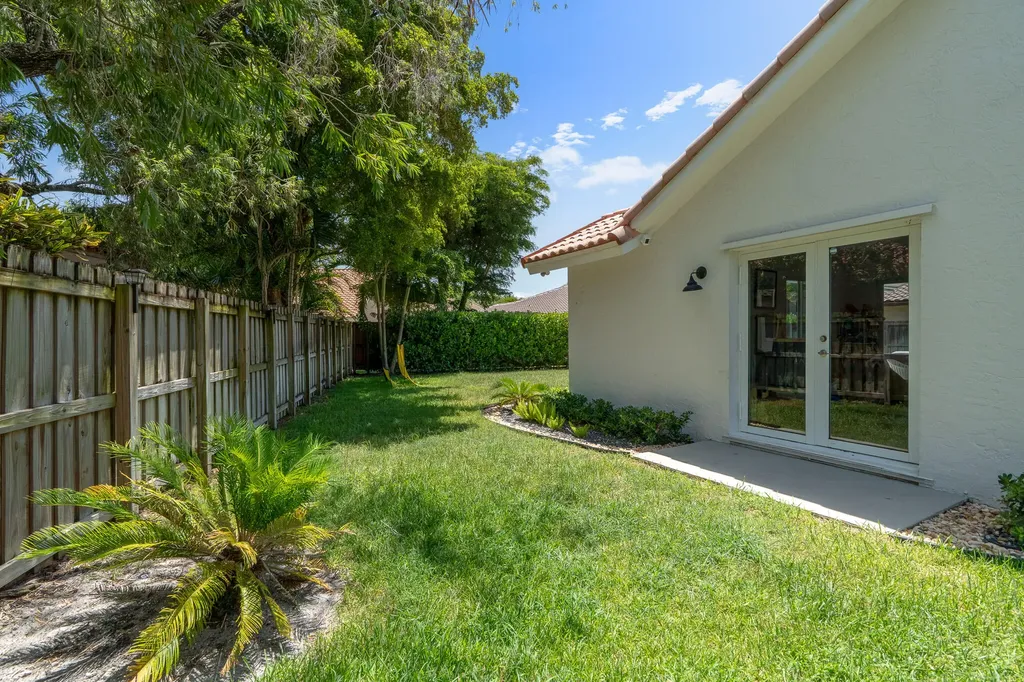 23173 L'ermitage Circle Boca Raton FL 33433