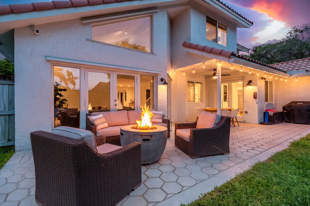 23173 L'ermitage Circle Boca Raton FL 33433
