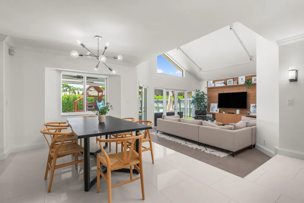 23173 L'ermitage Circle Boca Raton FL 33433