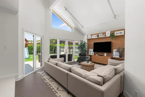 23173 L'ermitage Circle Boca Raton FL 33433