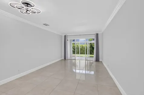 6665 Via Regina Boca Raton FL 33433
