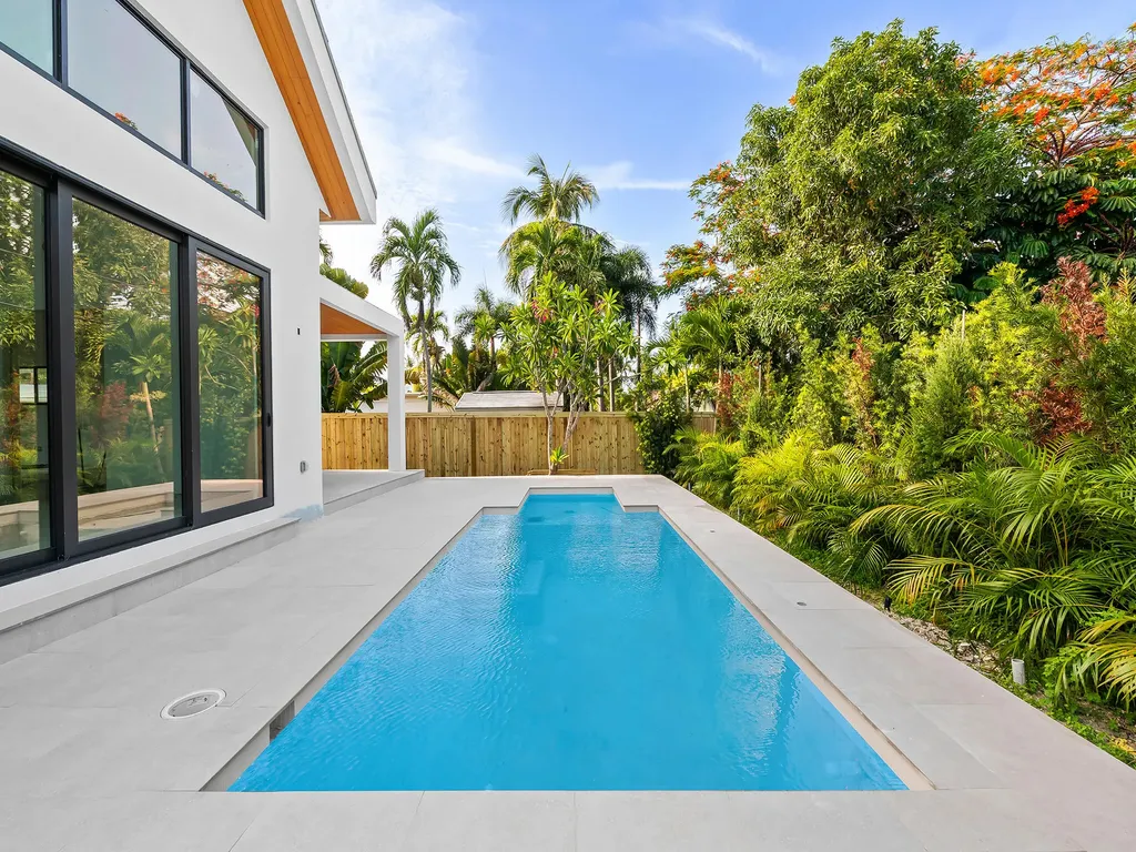 1628 NE 17th Avenue Fort Lauderdale FL 33305