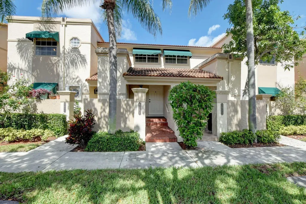 6614 Via Regina Boca Raton FL 33433