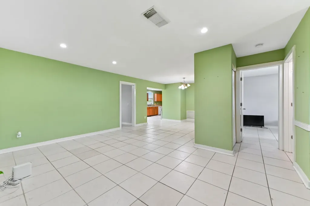 350 SW Homeland Road Port St Lucie FL 34953