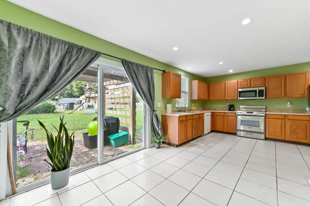 350 SW Homeland Road Port St Lucie FL 34953