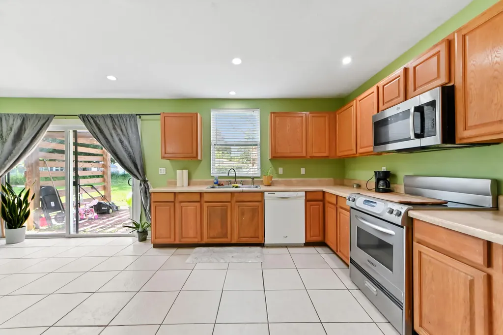 350 SW Homeland Road Port St Lucie FL 34953