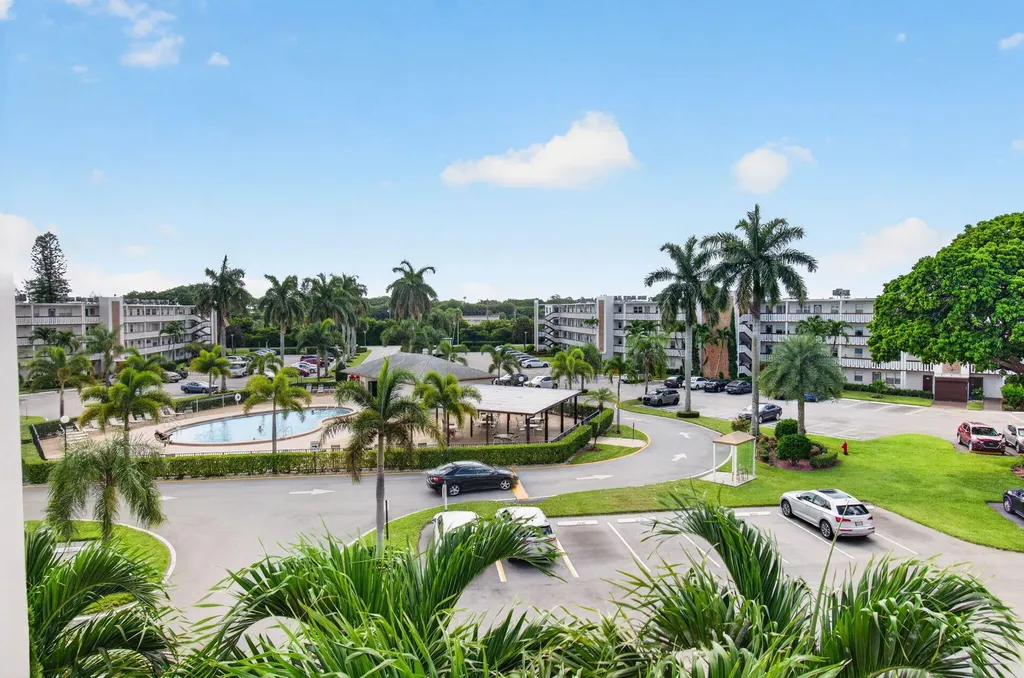 4028 Hythe B Boca Raton FL 33434