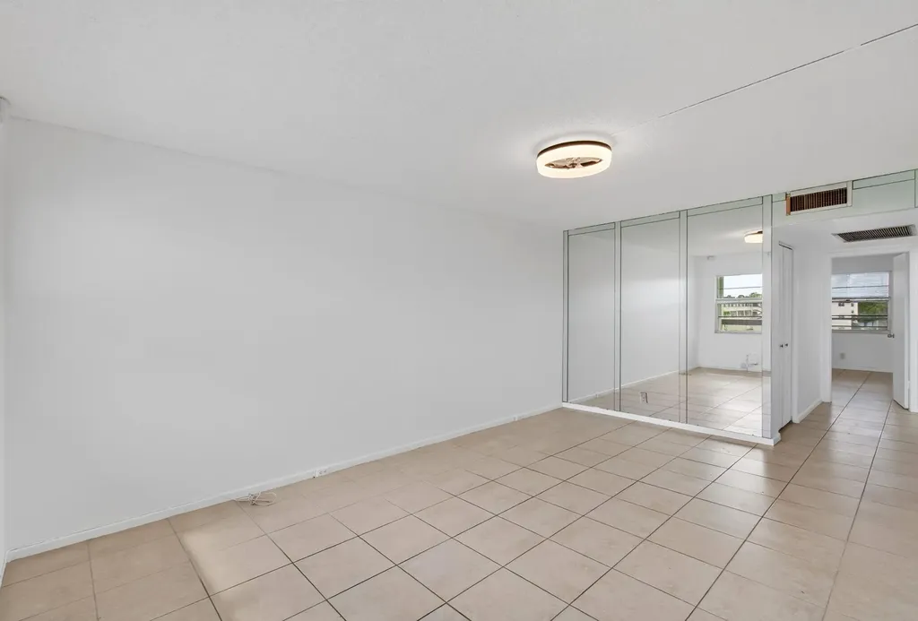 4028 Hythe B Boca Raton FL 33434