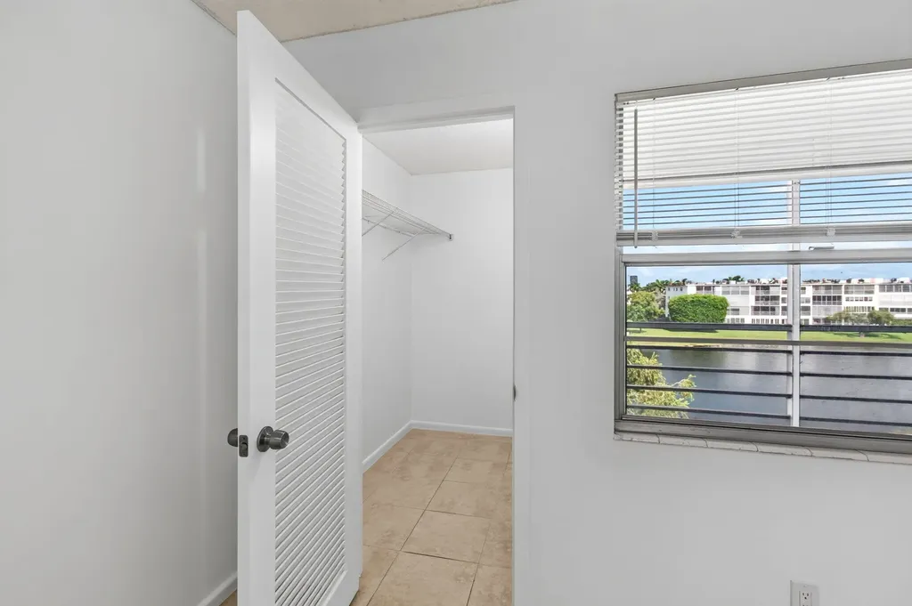 4028 Hythe B Boca Raton FL 33434
