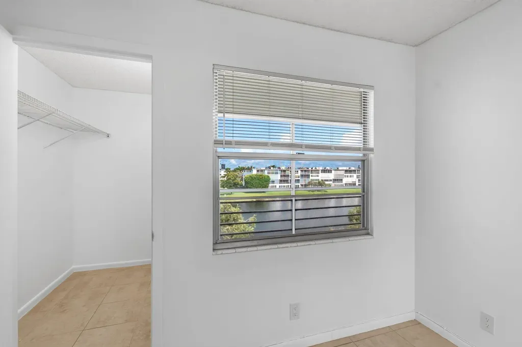 4028 Hythe B Boca Raton FL 33434
