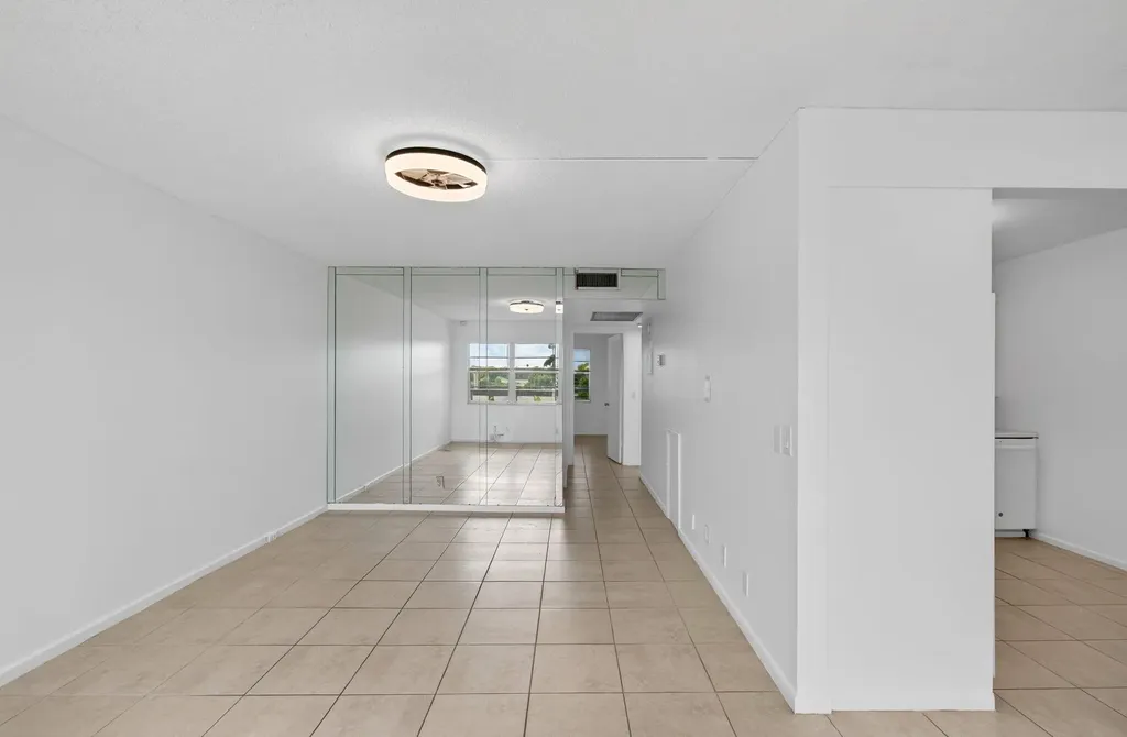 4028 Hythe B Boca Raton FL 33434