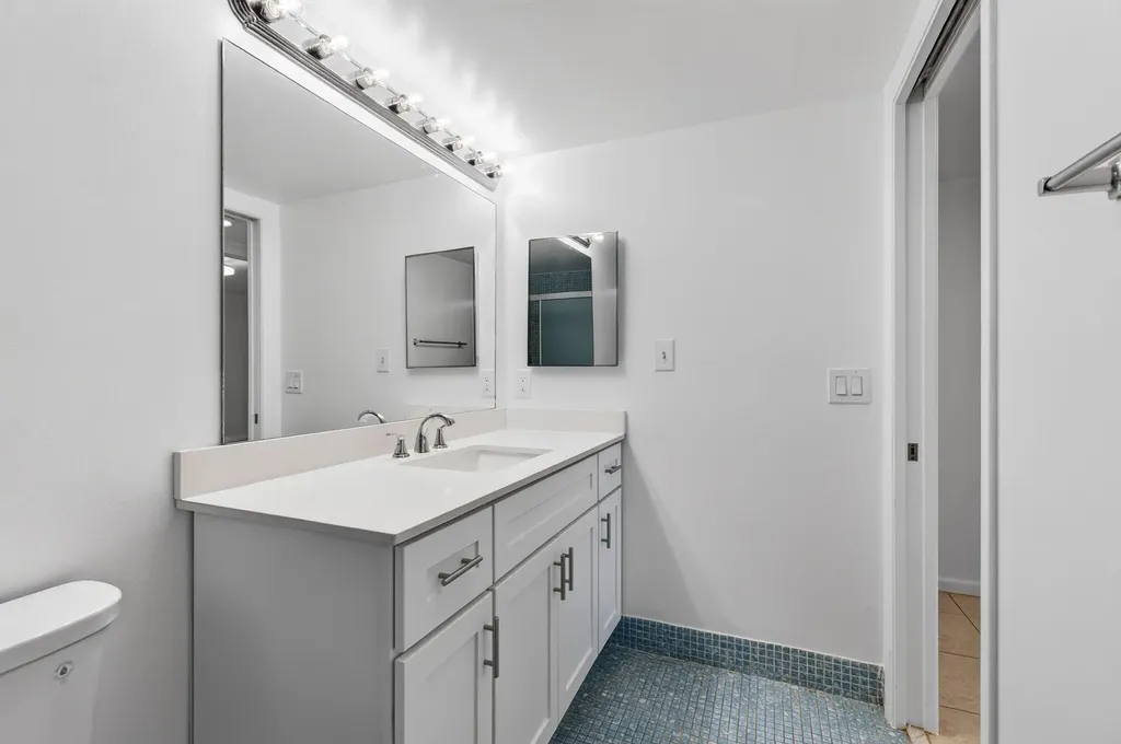 4028 Hythe B Boca Raton FL 33434