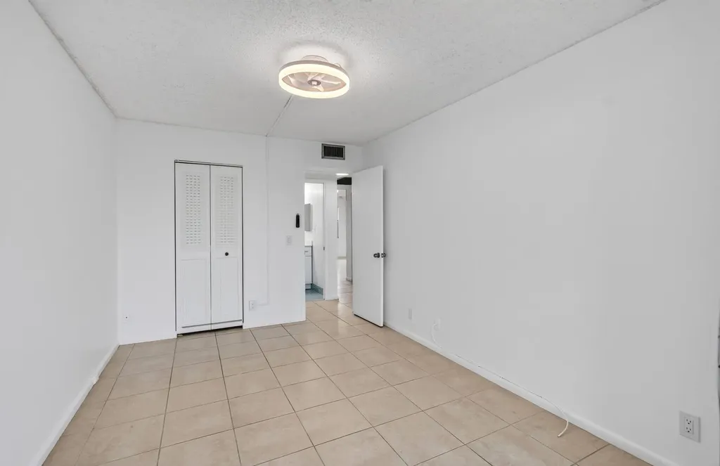4028 Hythe B Boca Raton FL 33434