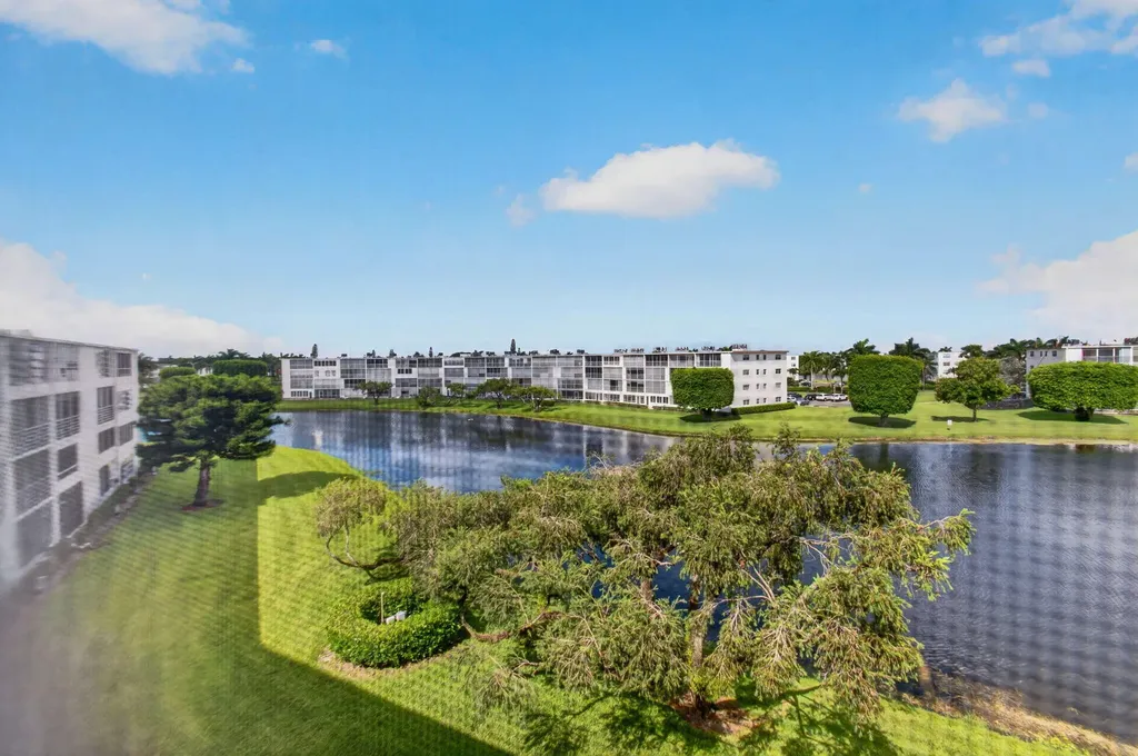 4028 Hythe B Boca Raton FL 33434