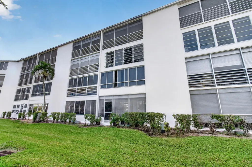 4028 Hythe B Boca Raton FL 33434