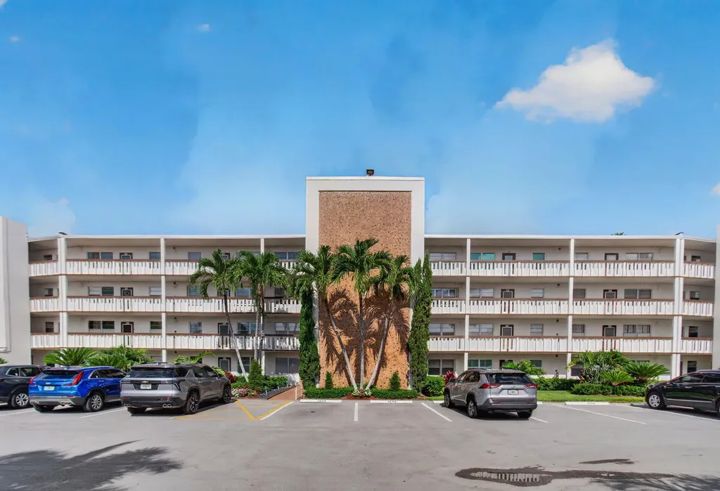 4028 Hythe B Boca Raton FL 33434