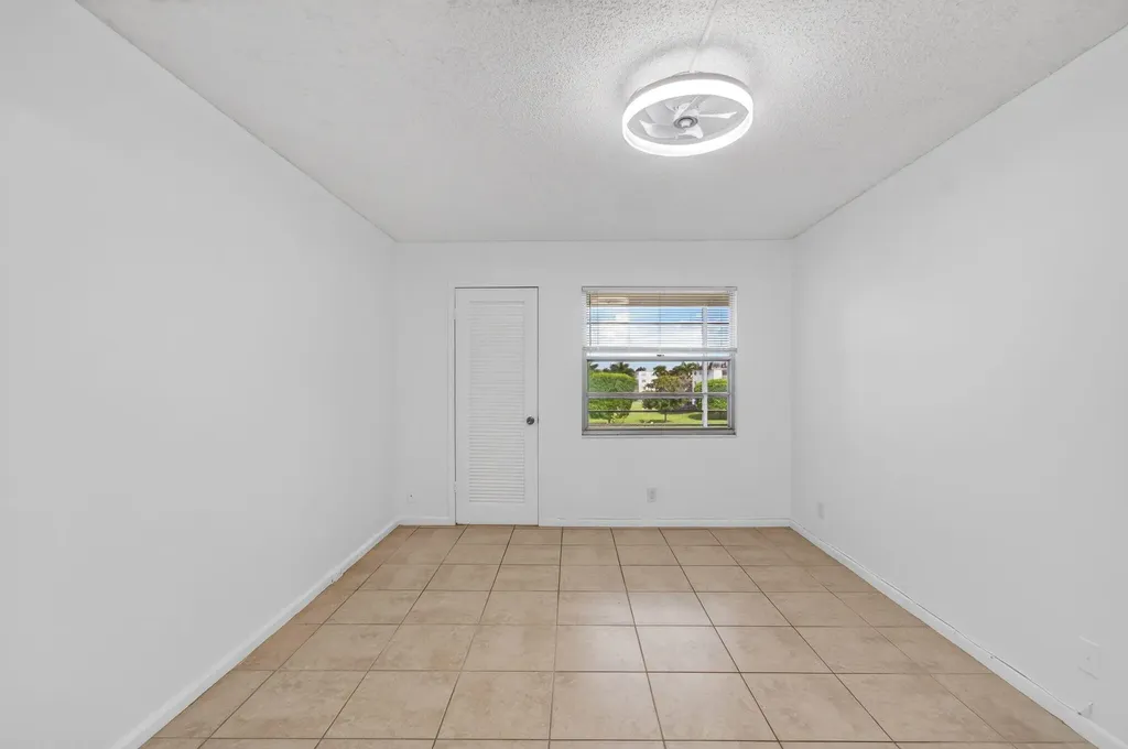 4028 Hythe B Boca Raton FL 33434