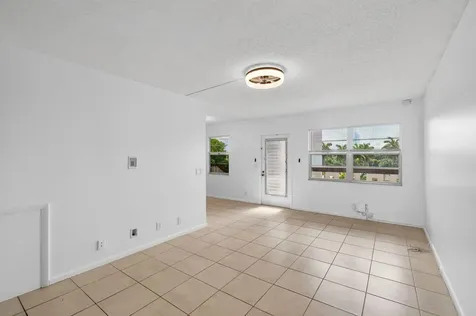 4028 Hythe B Boca Raton FL 33434