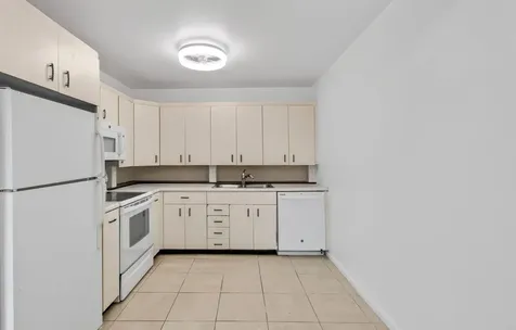 4028 Hythe B Boca Raton FL 33434