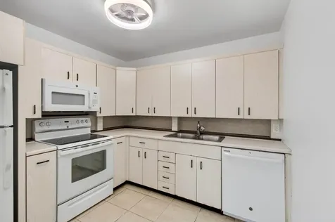 4028 Hythe B Boca Raton FL 33434