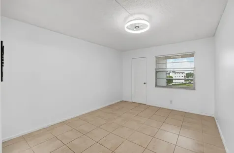 4028 Hythe B Boca Raton FL 33434