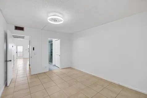 4028 Hythe B Boca Raton FL 33434