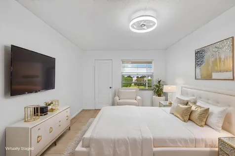 4028 Hythe B Boca Raton FL 33434