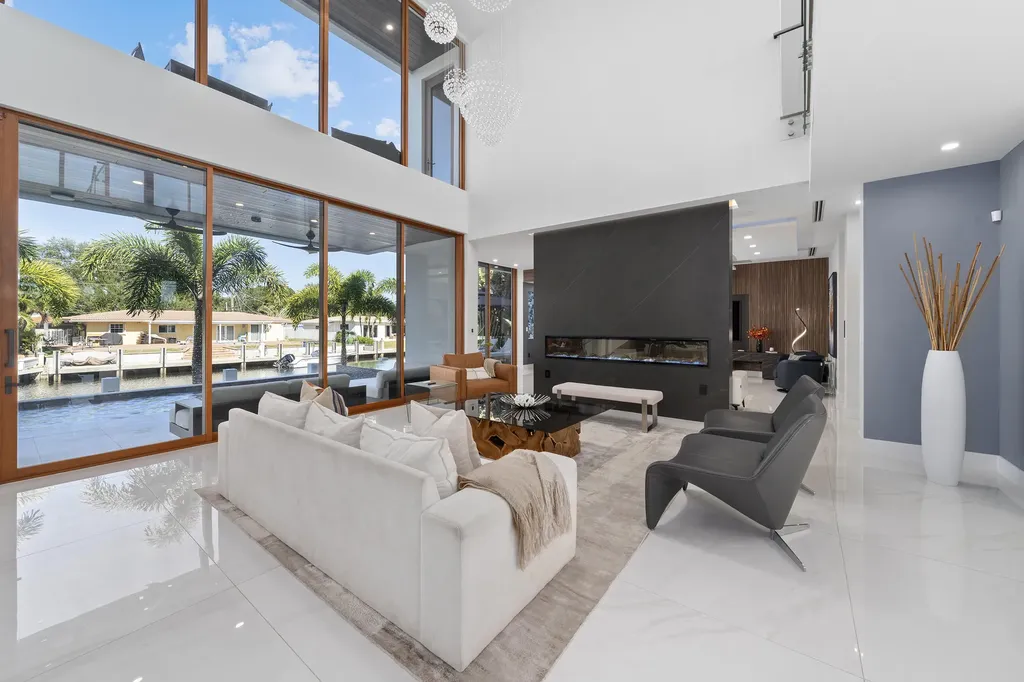 2631 NE 48th Court Lighthouse Point FL 33064