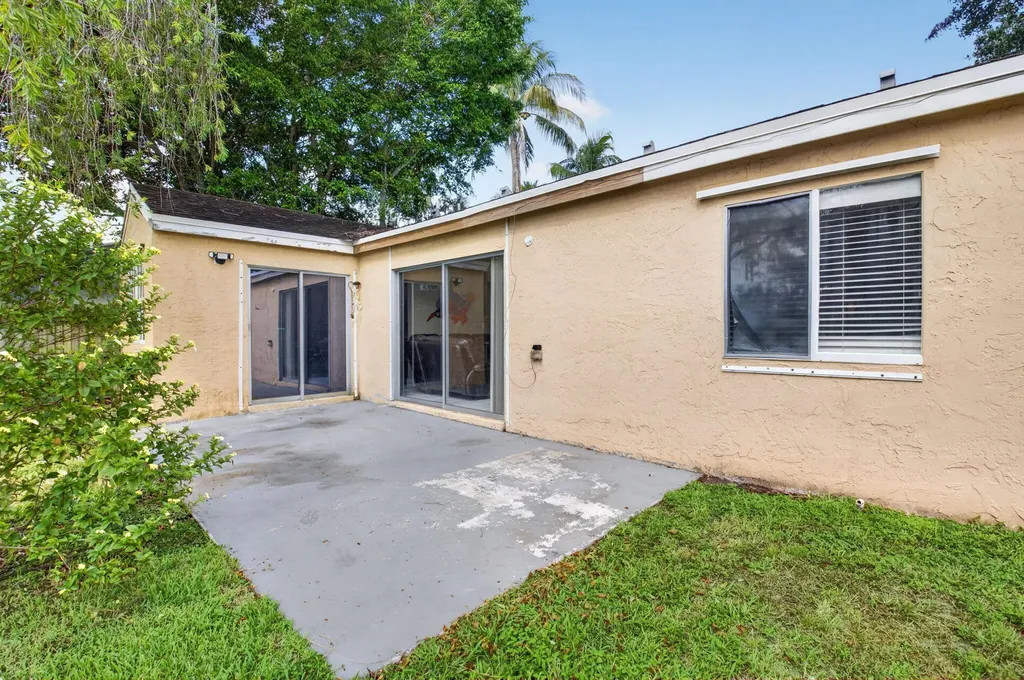18838 Cloud Lake Circle Boca Raton FL 33496
