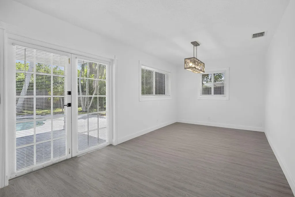 514 Riverside Drive Palm Beach Gardens FL 33410