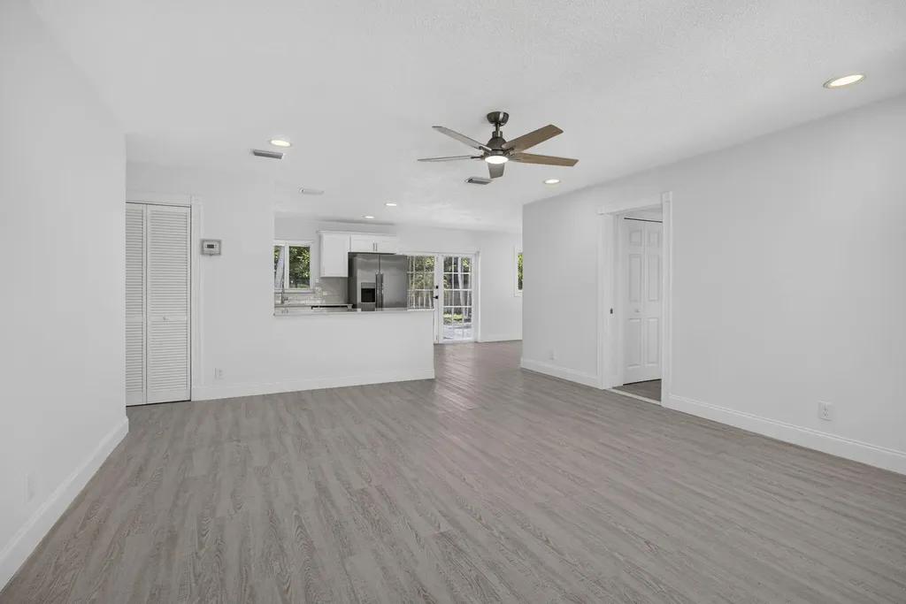 514 Riverside Drive Palm Beach Gardens FL 33410