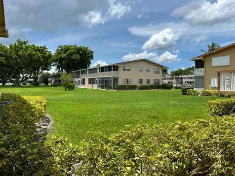 2 Canterbury A West Palm Beach FL 33417