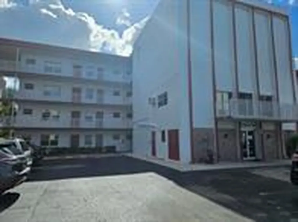 4000 NW 44th Avenue Lauderdale Lakes FL 33319