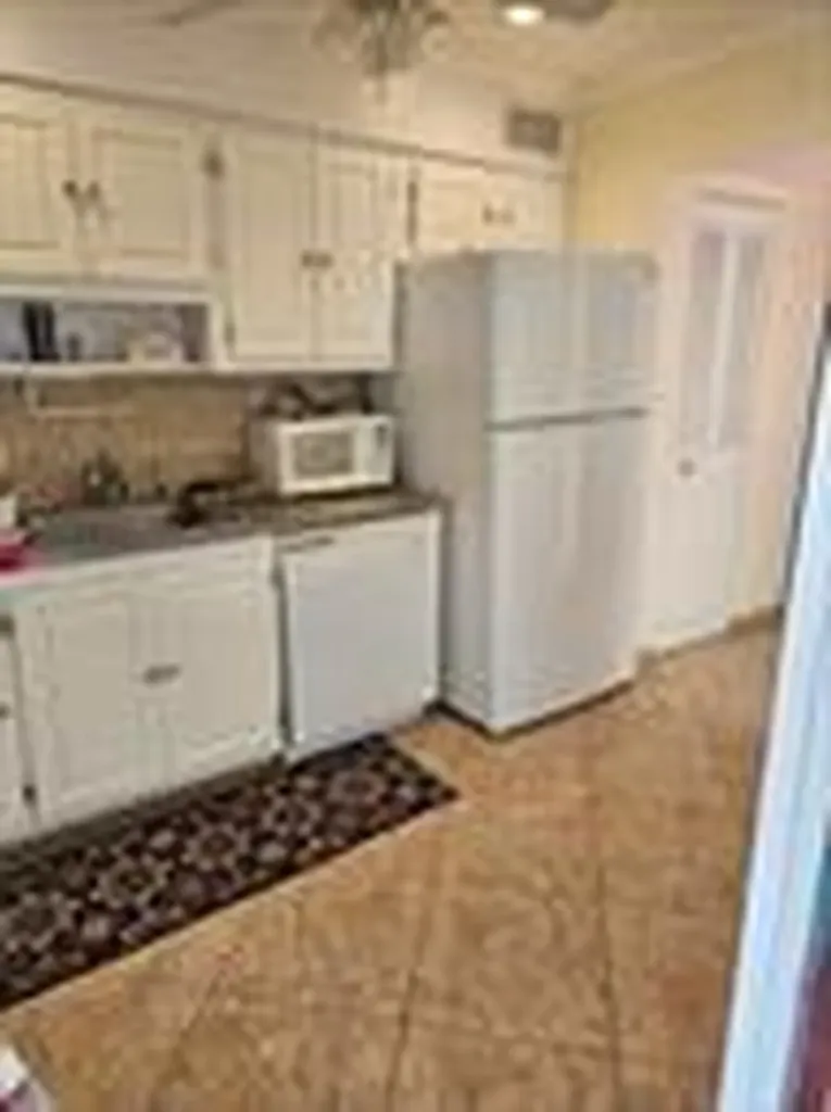 4000 NW 44th Avenue Lauderdale Lakes FL 33319