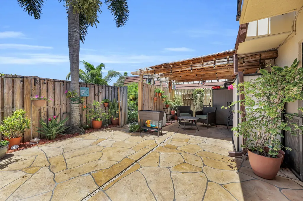 1119 11th Lane Palm Beach Gardens FL 33418