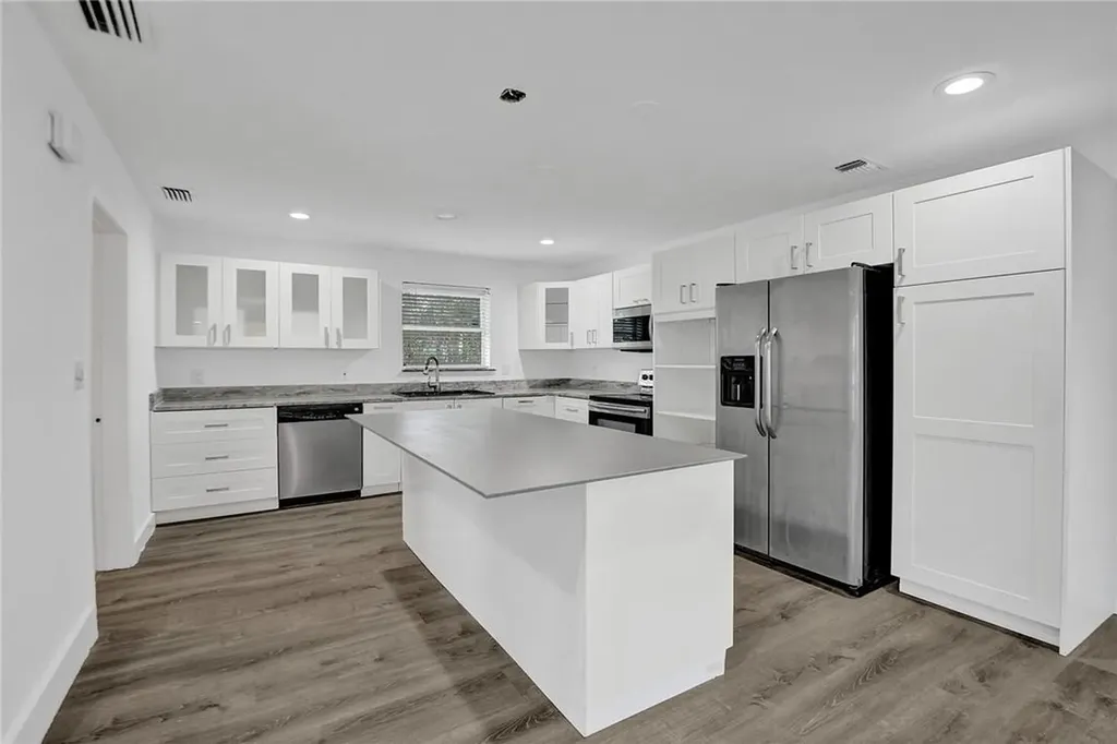 5981 NE 22nd Way Fort Lauderdale FL 33308