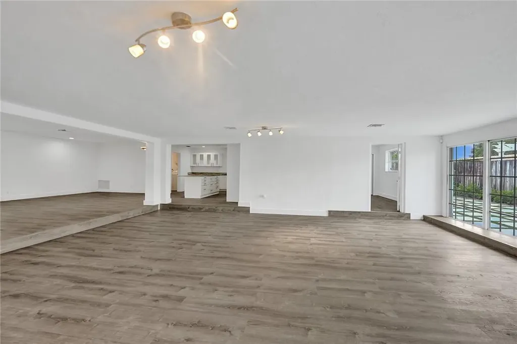 5981 NE 22nd Way Fort Lauderdale FL 33308