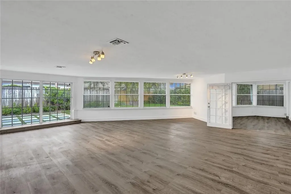 5981 NE 22nd Way Fort Lauderdale FL 33308