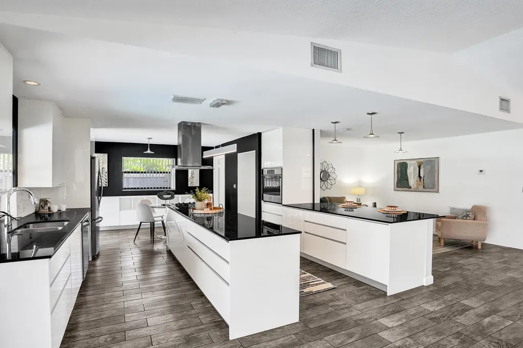 17679 Woodview Terrace Boca Raton FL 33487