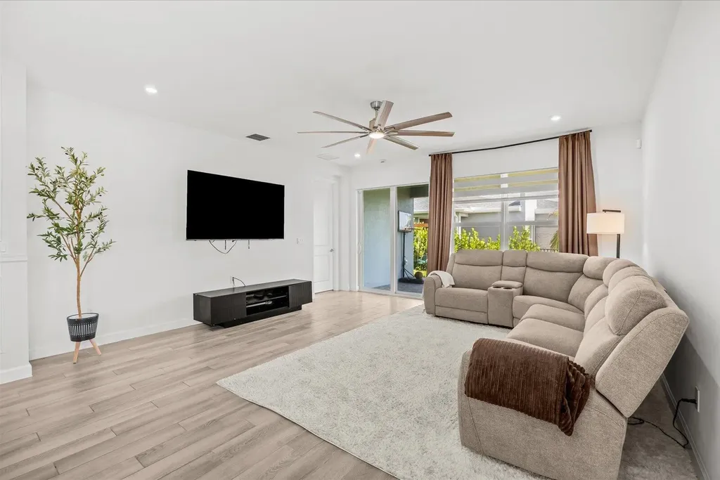 9547 SW Indra Way Port St Lucie FL 34987
