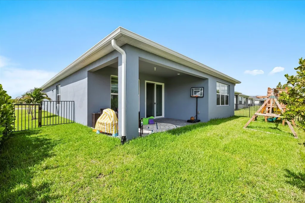 9547 SW Indra Way Port St Lucie FL 34987