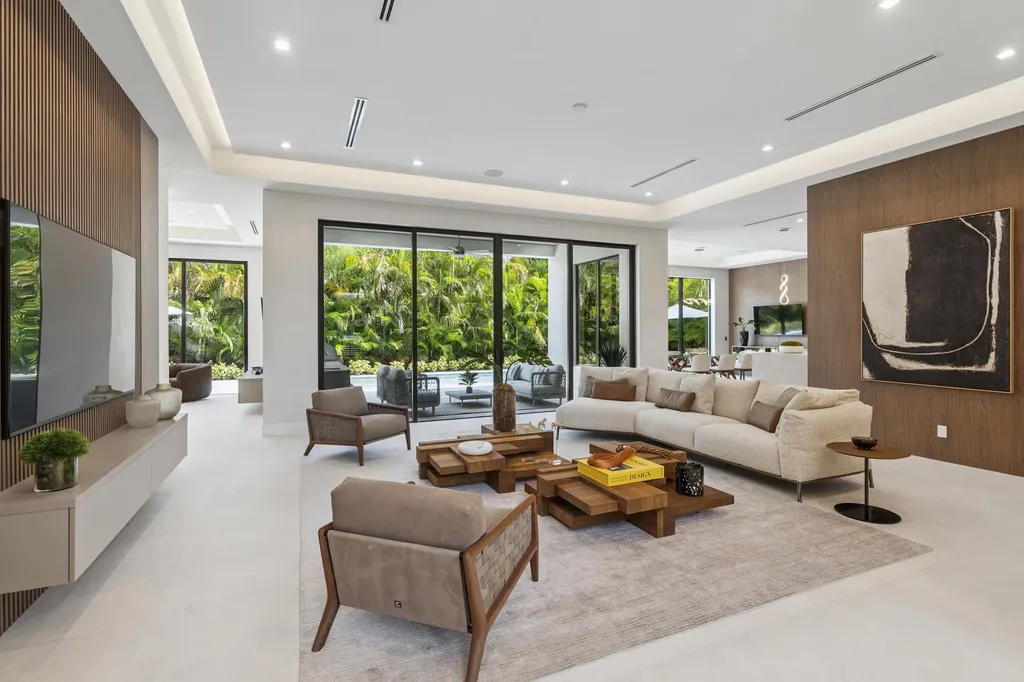 255 NE 3rd Street Boca Raton FL 33432