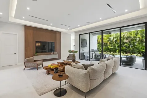 255 NE 3rd Street Boca Raton FL 33432