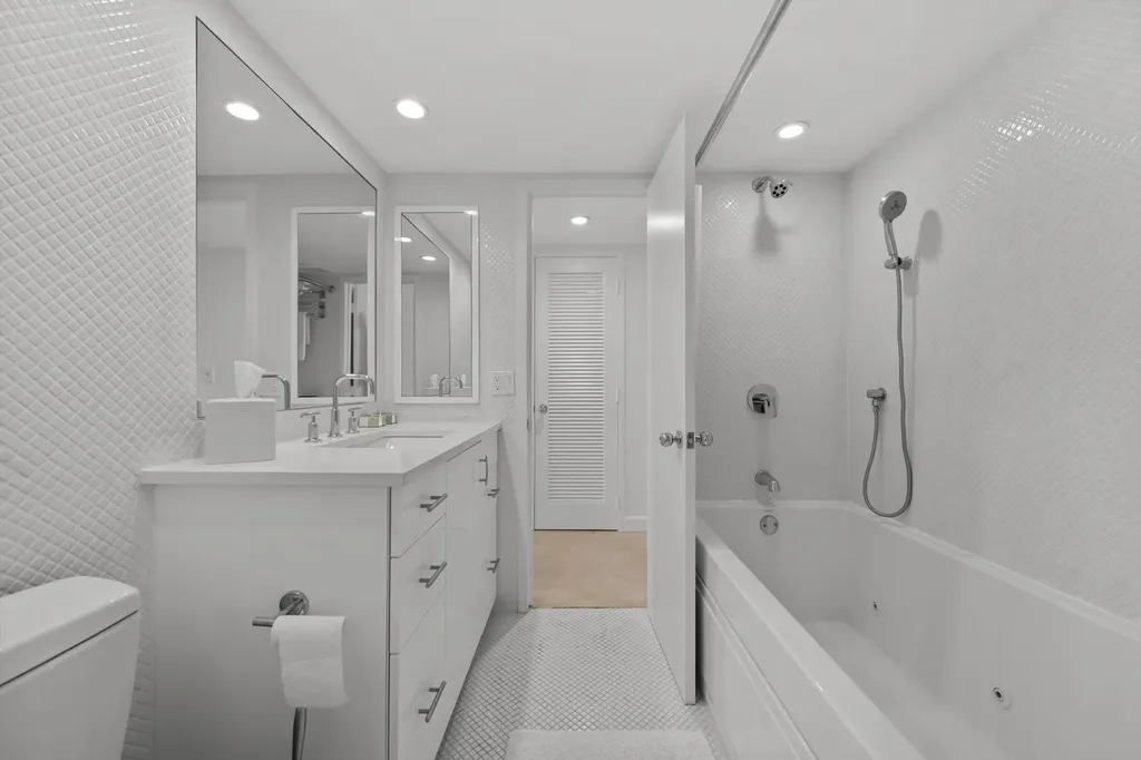 100 Sunrise Avenue Palm Beach FL 33480