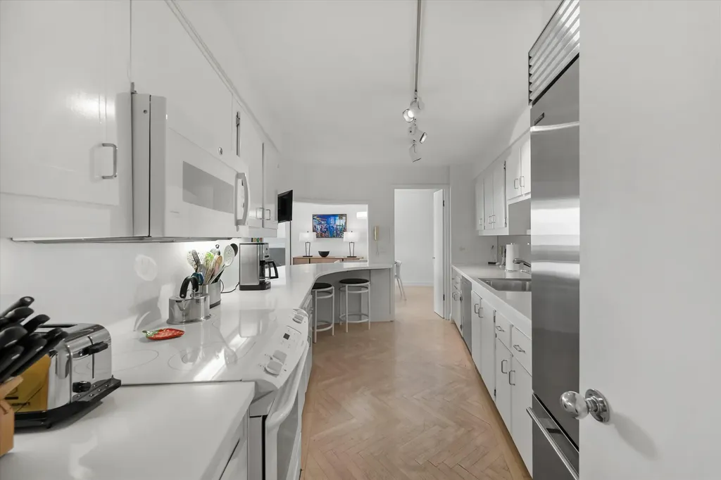 100 Sunrise Avenue Palm Beach FL 33480
