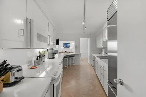 100 Sunrise Avenue Palm Beach FL 33480