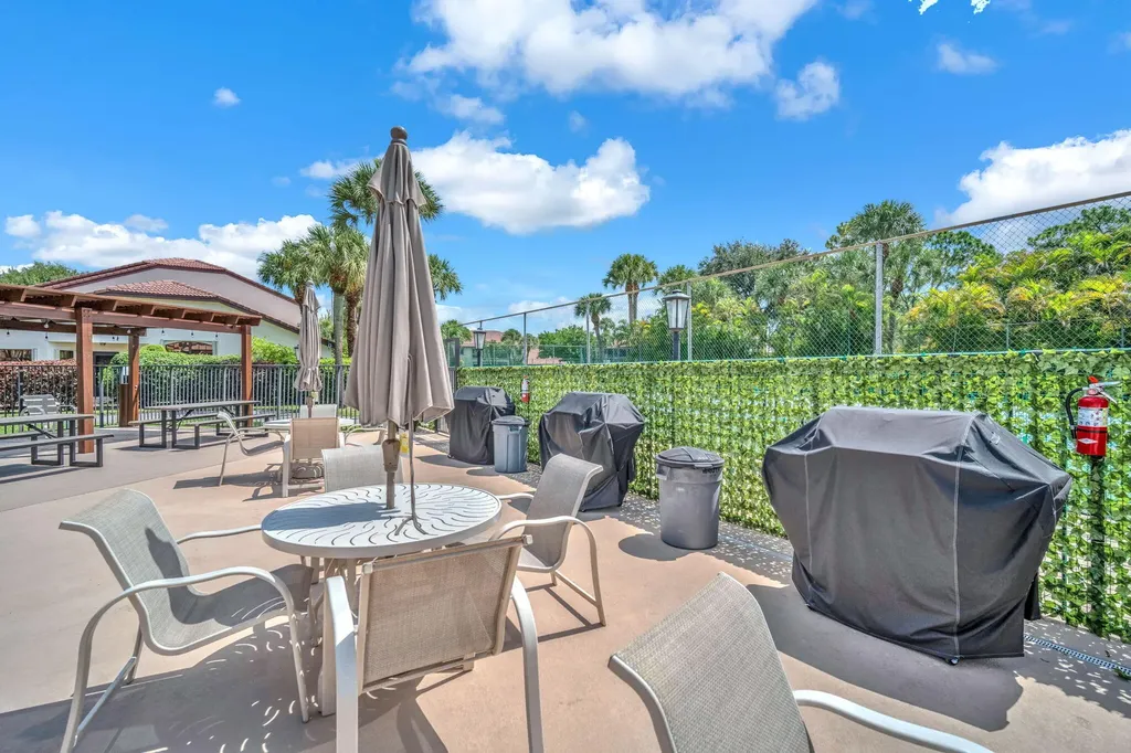 3318 Lucerne Park Drive Greenacres FL 33467